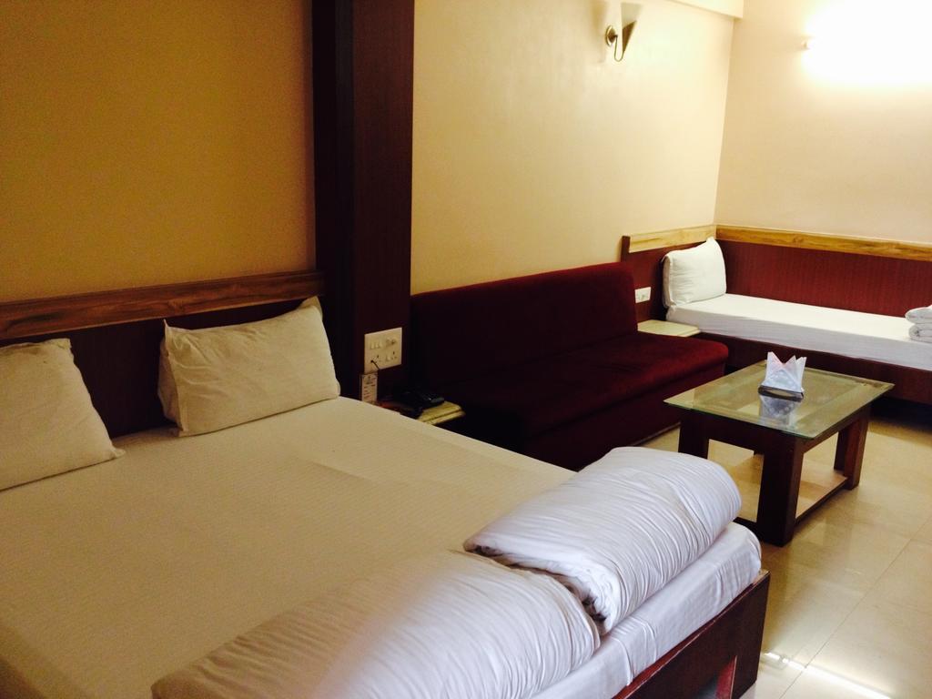 Jain'S Hotel Rajhans Bhopal Exteriör bild